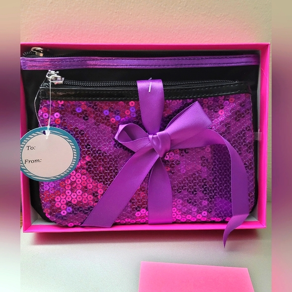 Ready To Give The Gift To Love One's. - Picture 2 of 6